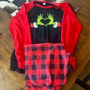 Grinch Christmas pajama set. NWOT. Women size M